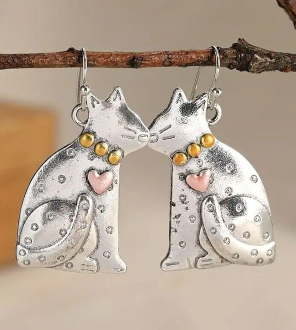925 Silver-Plated Spotted Cat Earrings 1.57" Pink Heart, Gold Collar